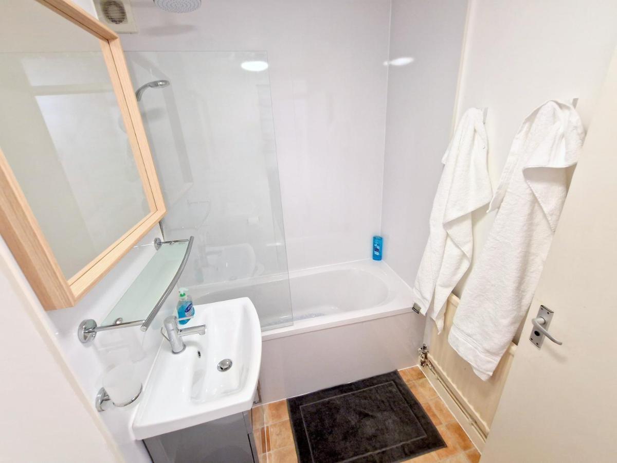 Apartament Flat In Battersea, 5 Minutes From Clapham Junction Station Londyn Zewnętrze zdjęcie
