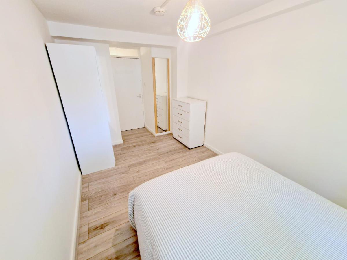 Apartament Flat In Battersea, 5 Minutes From Clapham Junction Station Londyn Zewnętrze zdjęcie